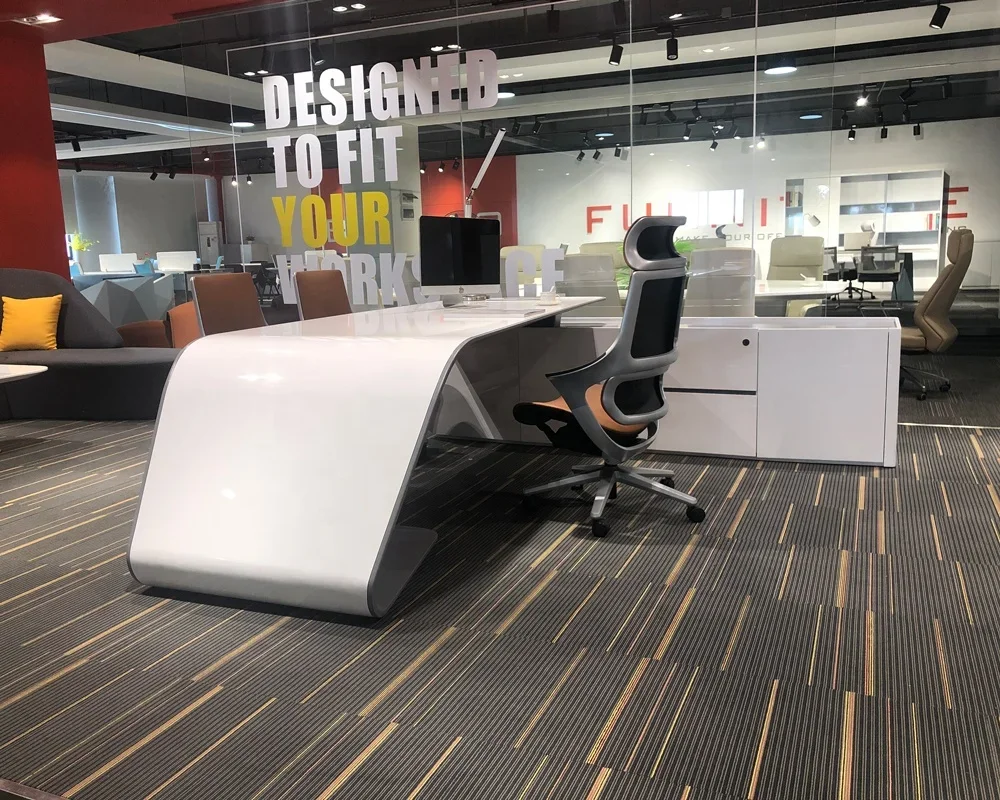 مكتب تنفيذي ذكي على شكل حرف L  - مراجعة Office Tech And Management وسعره